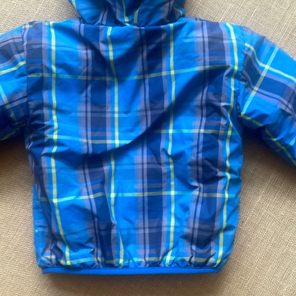 LIKE NEW EUC The North Face reversible insulated jacket, plaid to navy - Picture 12 of 13